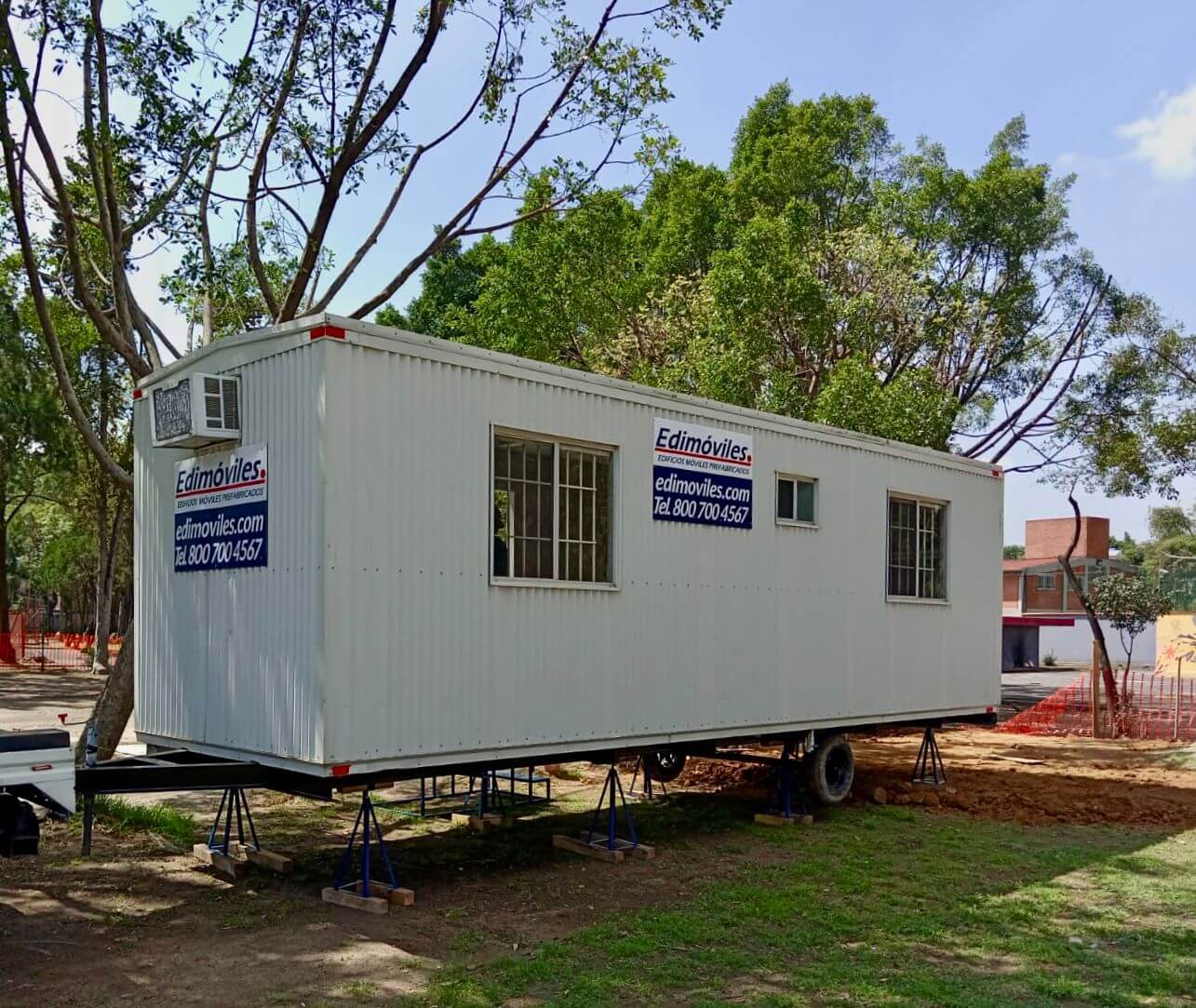 Oficina Móvil 8x32