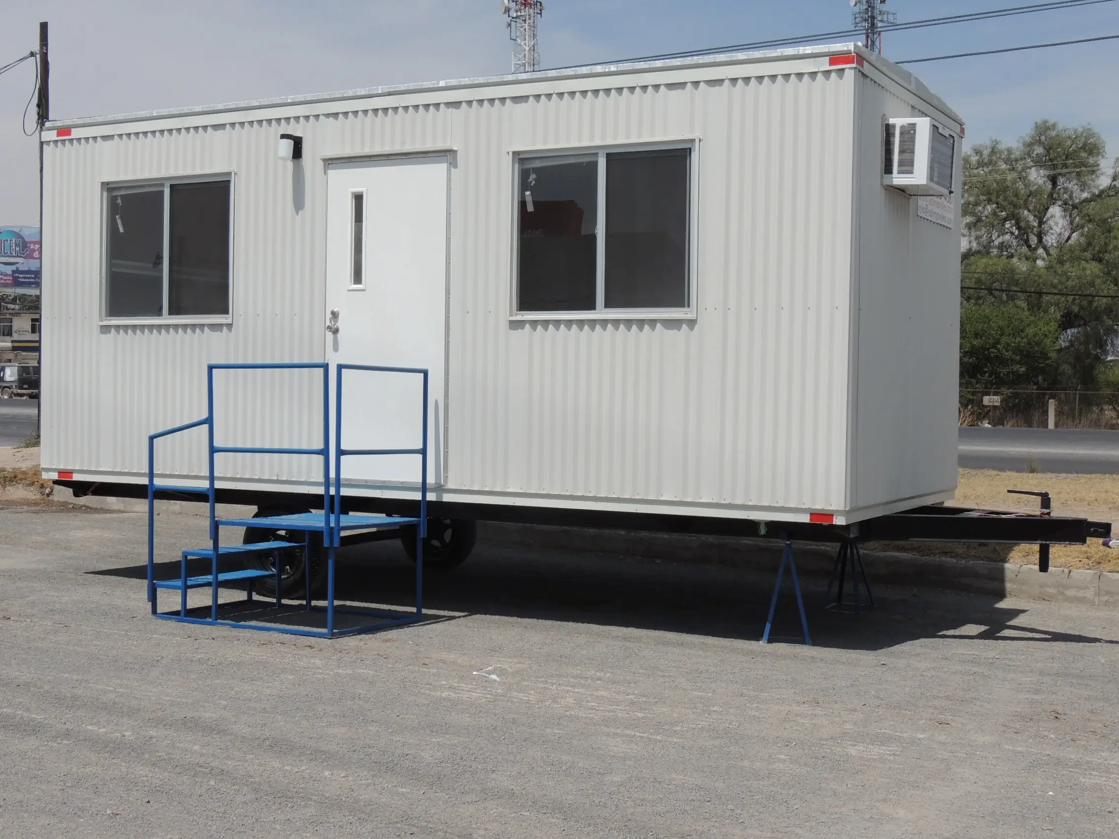 ¿Rentar o comprar oficinas móviles? La decisión clave para la temporada navideña y de fin de año